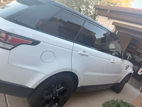 Used 2015 Land Rover Range Rover Sport HSE image 4