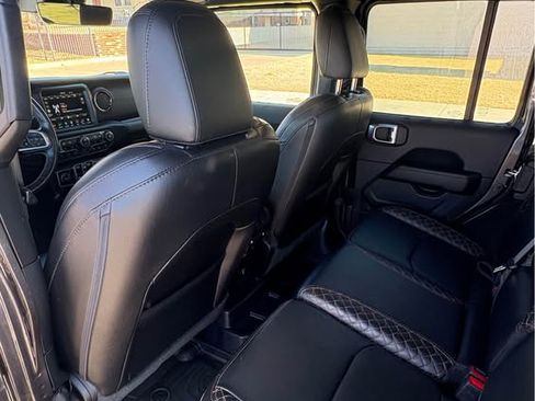 Used 2021 Jeep Wrangler Unlimited Sahara image 8