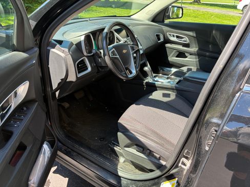 Used 2017 Chevrolet Equinox LT w/ Convenience Package FWD image 9