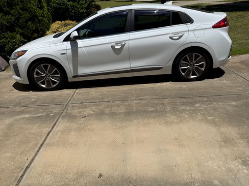 Used 2019 Hyundai Ioniq Limited w/ Ultimate Package 02 FWD image 4