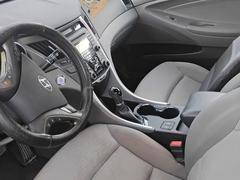 Used 2013 Hyundai Sonata Hybrid image 17