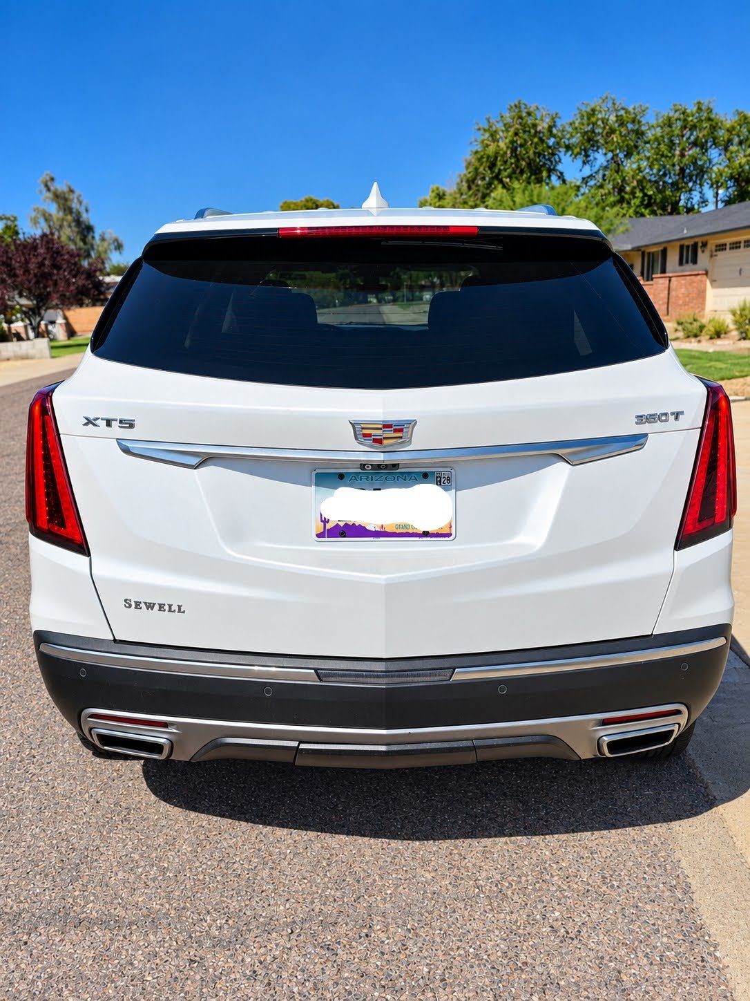 Used 2023 Cadillac XT5 Premium Luxury w/ Technology Package FWD image 5