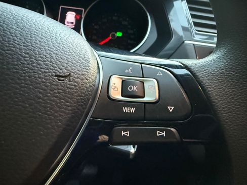 Used 2021 Volkswagen Tiguan S image 15