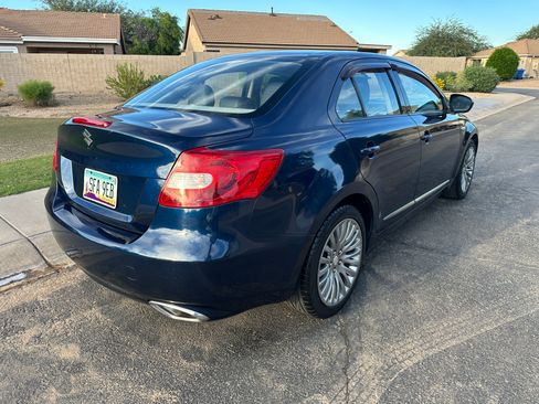 Used 2011 Suzuki Kizashi SE image 4
