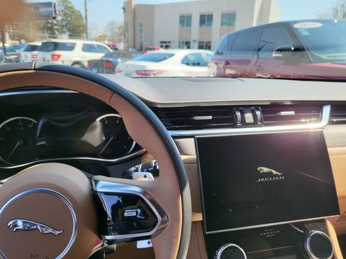 Used 2022 Jaguar F-PACE S image 9