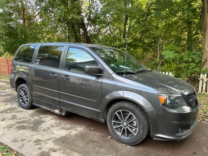 Used 2016 Dodge Grand Caravan SXT