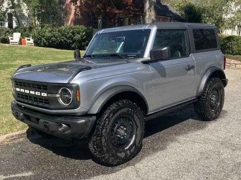 Used 2023 Ford Bronco Black Diamond image 1