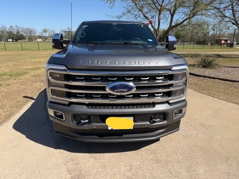 Used 2024 Ford F250 Platinum image 15