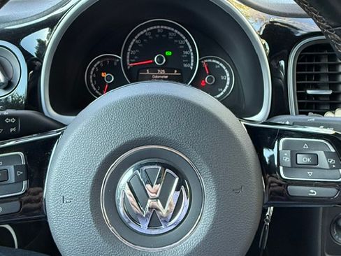 Used 2015 Volkswagen Beetle 1.8T image 17