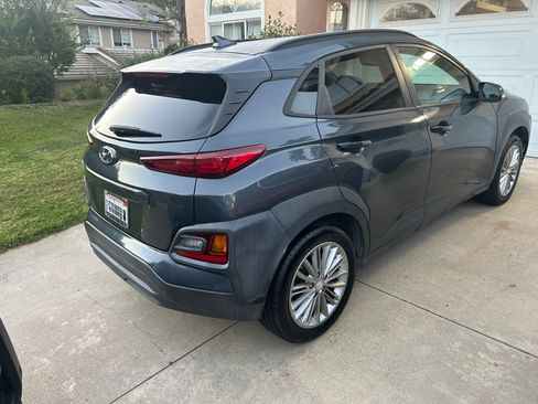 Used 2020 Hyundai Kona SEL Plus FWD image 2
