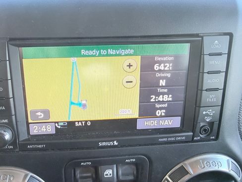 Used 2018 Jeep Wrangler Unlimited Sahara image 16