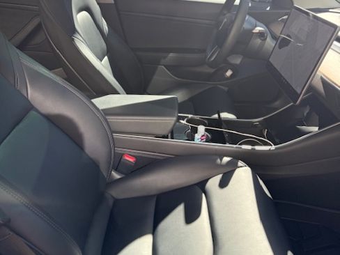 Used 2020 Tesla Model 3 Long Range image 18
