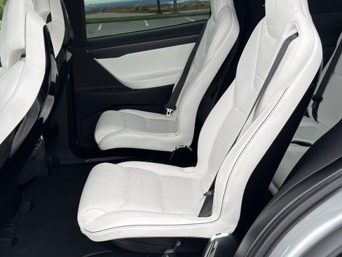 Used 2016 Tesla Model X Performance image 14