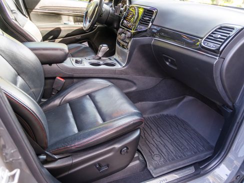 Used 2020 Jeep Grand Cherokee Trailhawk w/ Trailhawk Luxury Group image 11