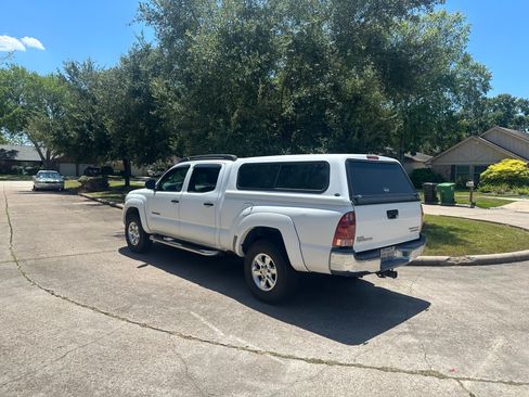 Used 2005 Toyota Tacoma PreRunner w/ SR5 Pkg #3 RWD image 5