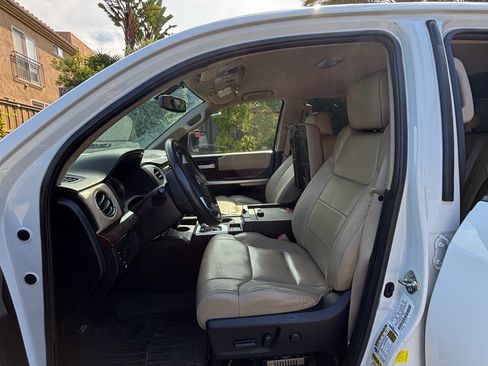 Used 2014 Toyota Tundra Limited w/ Limited Premium Package AWD/4WD image 6