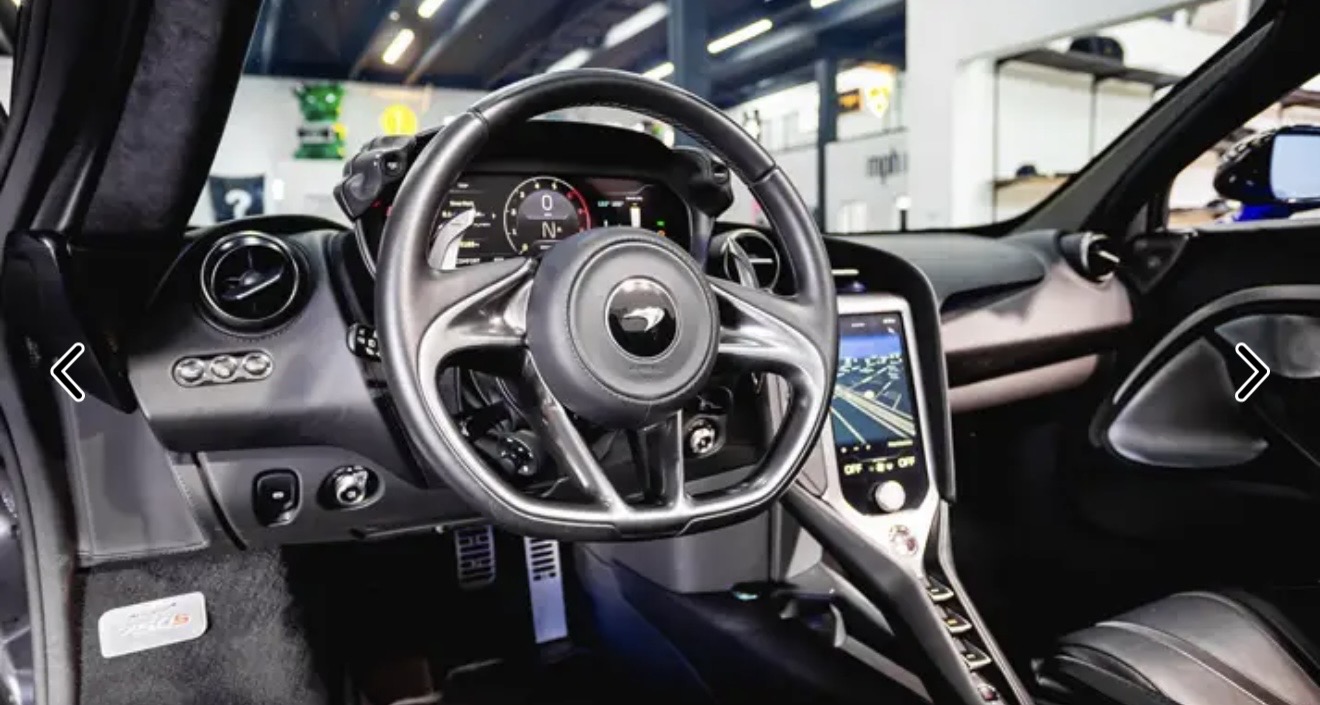 Used 2024 McLaren 750S Spider RWD image 12
