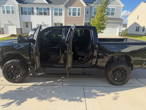 Used 2019 RAM 1500 Big Horn AWD/4WD image 11
