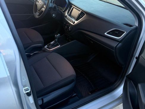 Used 2022 Hyundai Accent FWD image 6