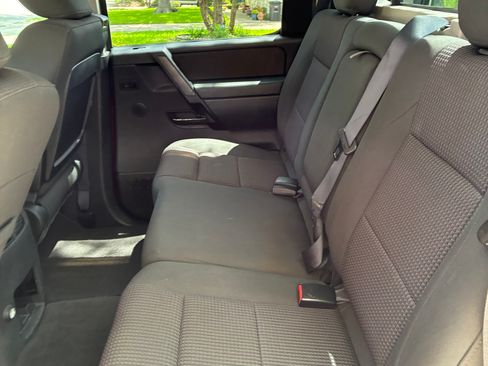Used 2010 Nissan Titan SE w/ SE Value Truck Pkg RWD image 14