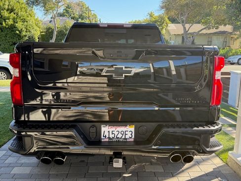 Used 2021 Chevrolet Silverado 1500 High Country w/ Z71 Off-Road Package image 8