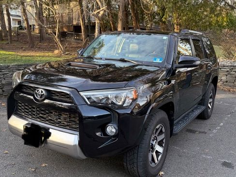 Used 2018 Toyota 4Runner TRD Off-Road Premium image 2