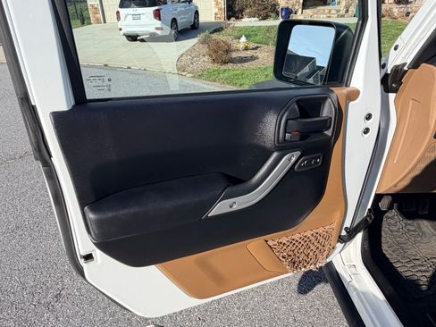 Used 2014 Jeep Wrangler Rubicon w/ Dual Top Group image 13