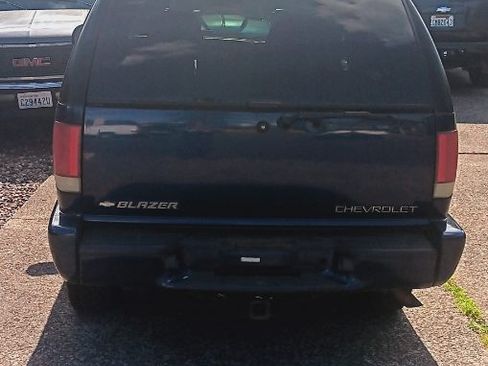 Used 2001 Chevrolet Blazer LS w/ Preferred Equipment Group image 10