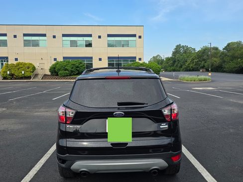 Used 2018 Ford Escape SE w/ SE Sync 3 Package FWD image 5