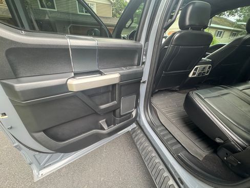 Used 2019 Ford F150 Lariat w/ Equipment Group 502A Luxury AWD/4WD image 16