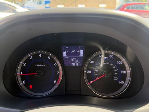 Used 2015 Hyundai Accent GLS FWD image 8