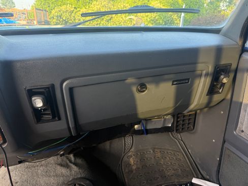 Used 1993 Dodge D/W Truck 250 AWD/4WD image 15