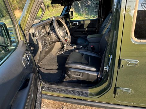 Used 2024 Jeep Wrangler Unlimited Sahara image 4