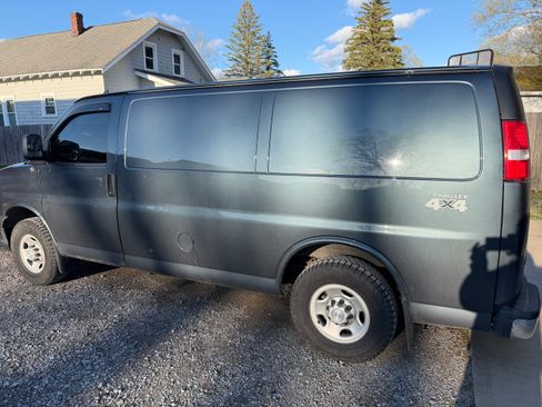Used 2019 Chevrolet Express 2500 w/ Driver Convenience Package RWD image 1