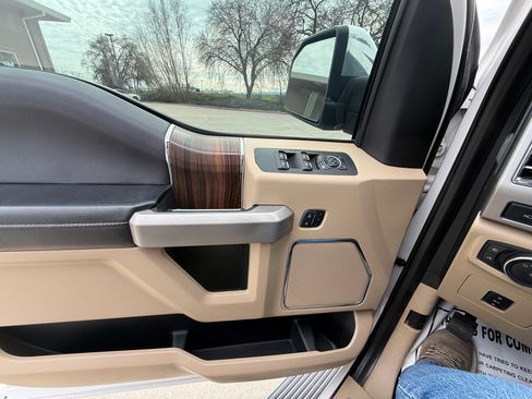 Used 2015 Ford F150 Lariat w/ Equipment Group 502A Luxury image 23