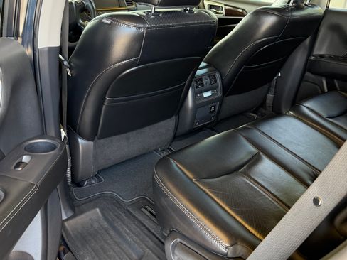 Used 2015 Nissan Pathfinder Platinum FWD image 19