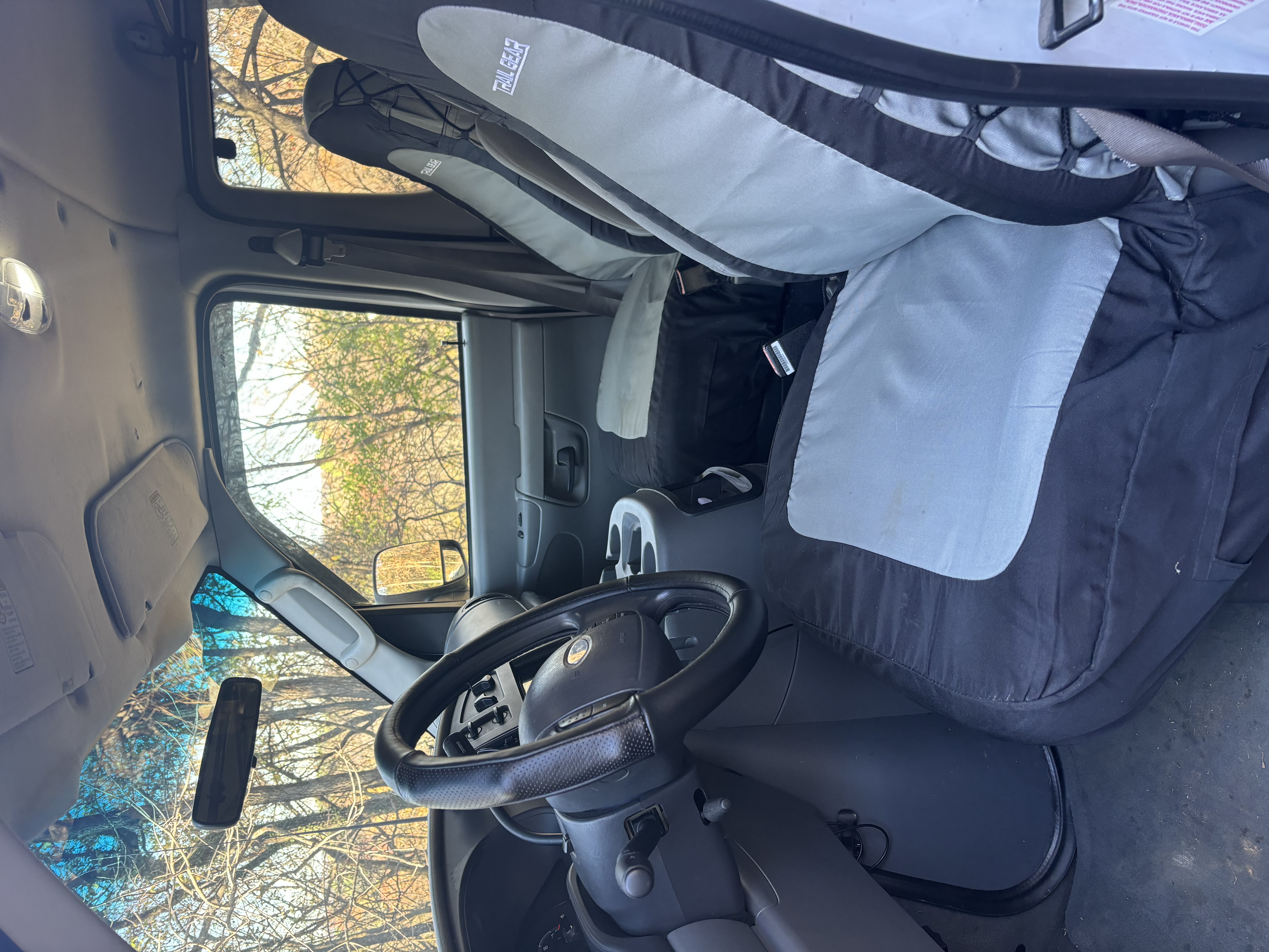 Used 2003 Ford E-350 and Econoline 350 XLT RWD image 10