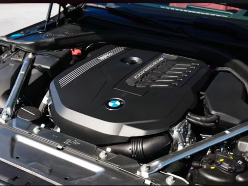 Used 2023 BMW M440i Convertible w/ Premium Package image 9