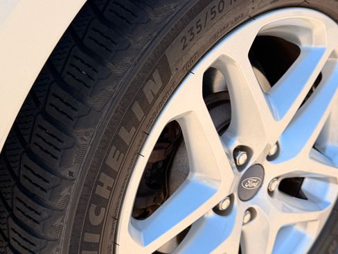Used 2014 Ford Fusion SE FWD image 12