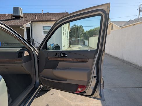 Used 1999 Lincoln Continental image 17