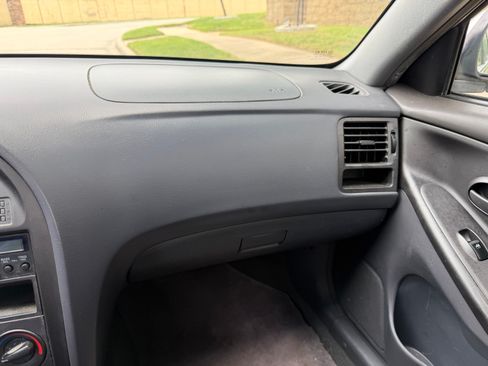 Used 2002 Hyundai Elantra GLS FWD image 13