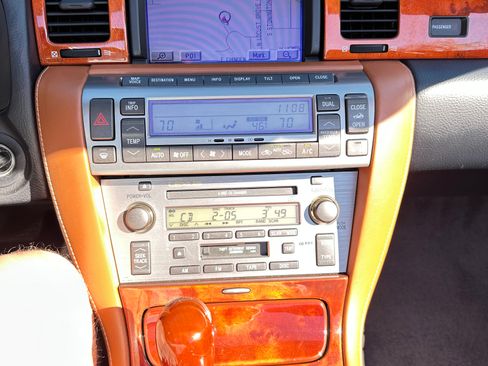 Used 2003 Lexus SC 430 Convertible image 16