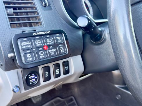 Used 2013 Toyota Tacoma 4x4 Regular Cab image 16