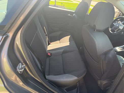 Used 2013 Ford Focus SE FWD image 14