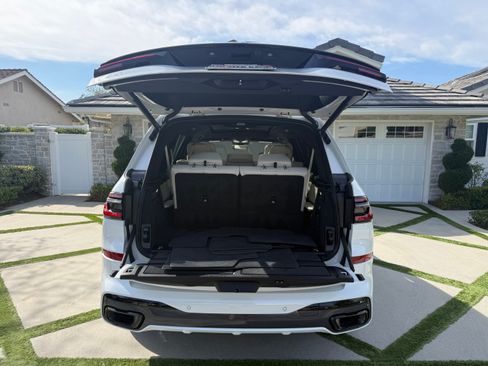 Used 2026 BMW X7 xDrive40i w/ Executive Package image 15