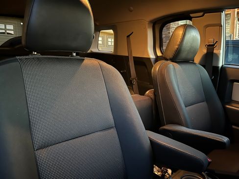 Used 2009 Toyota FJ Cruiser 4WD image 9