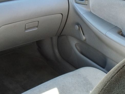 Used 2004 Toyota Corolla CE image 4