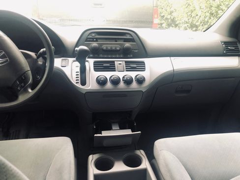 Used 2010 Honda Odyssey LX image 6