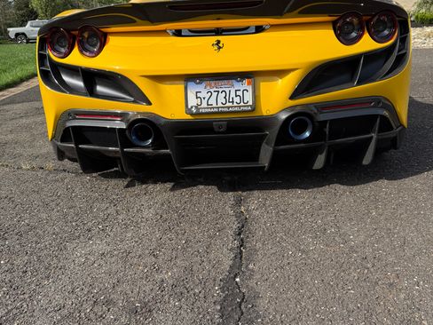 Used 2021 Ferrari F8 Tributo RWD image 6