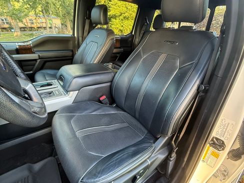 Used 2016 Ford F150 Platinum w/ Equipment Group 701A Luxury image 9